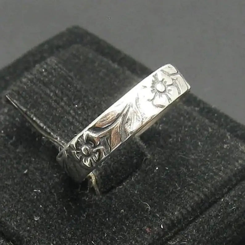 Retro Antique Silver Design Ring